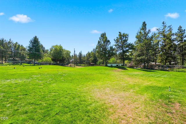 63825 Scenic Drive, Bend, OR 97703