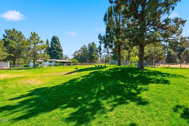 63825 Scenic Drive, Bend, OR 97703