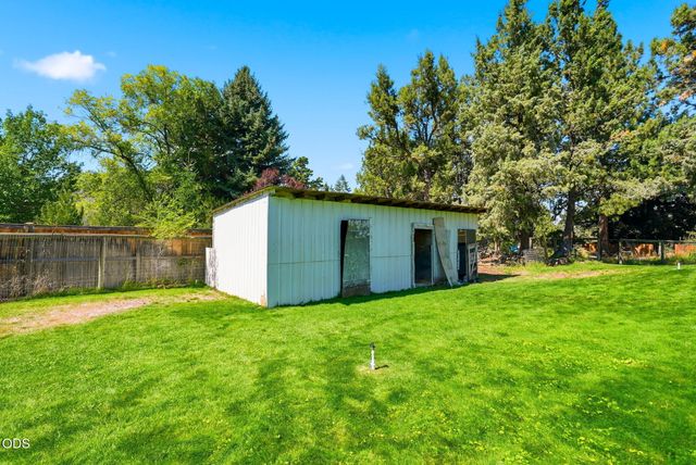63825 Scenic Drive, Bend, OR 97703
