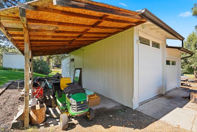 63825 Scenic Drive, Bend, OR 97703