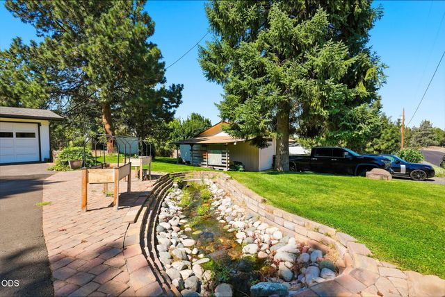 63825 Scenic Drive, Bend, OR 97703