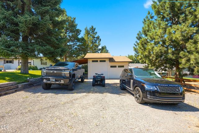 63825 Scenic Drive, Bend, OR 97703