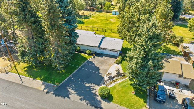 63825 Scenic Drive, Bend, OR 97703