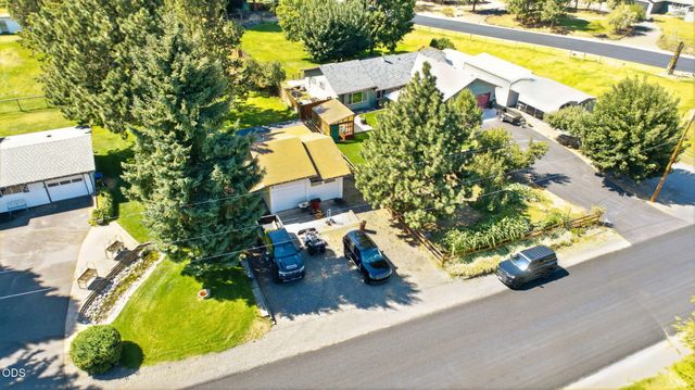 63825 Scenic Drive, Bend, OR 97703