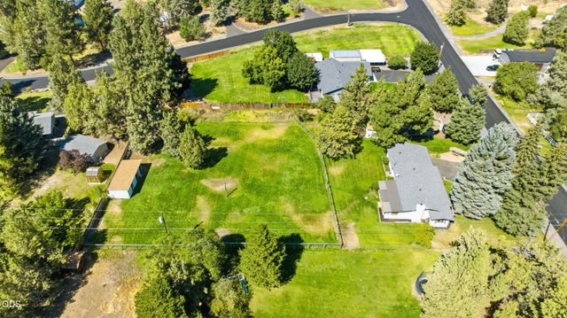 63825 Scenic Drive, Bend, OR 97703