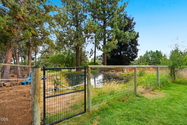 63825 Scenic Drive, Bend, OR 97703