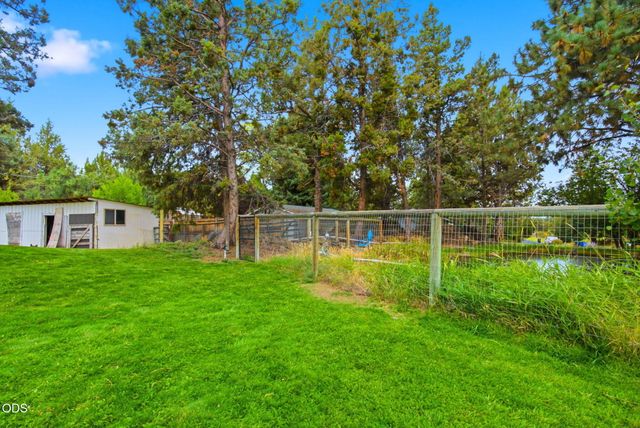 63825 Scenic Drive, Bend, OR 97703