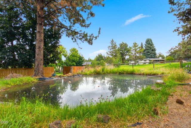 63825 Scenic Drive, Bend, OR 97703