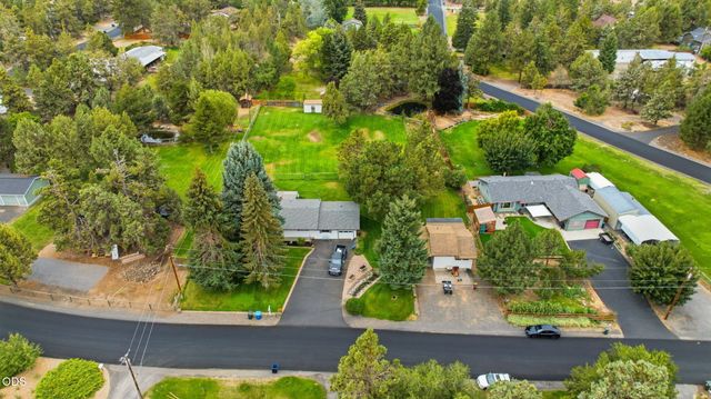 63825 Scenic Drive, Bend, OR 97703