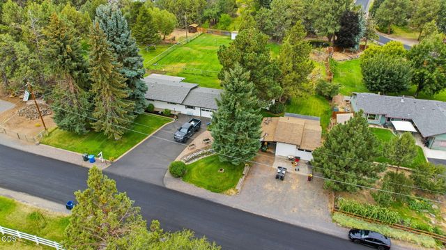63825 Scenic Drive, Bend, OR 97703