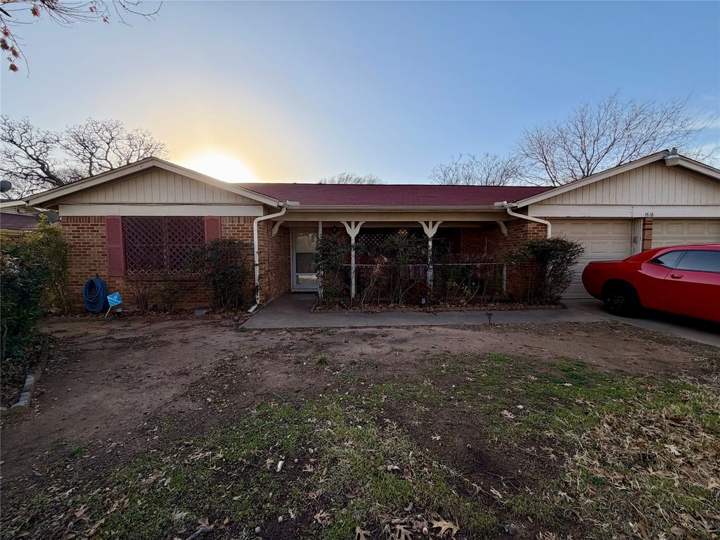 1516 Shilling Drive, Fort Worth, TX 76103