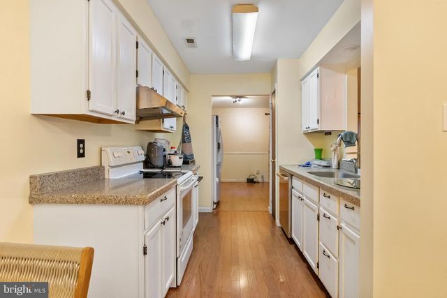 174 CROWN PRINCE DR, Marlton, NJ 08053