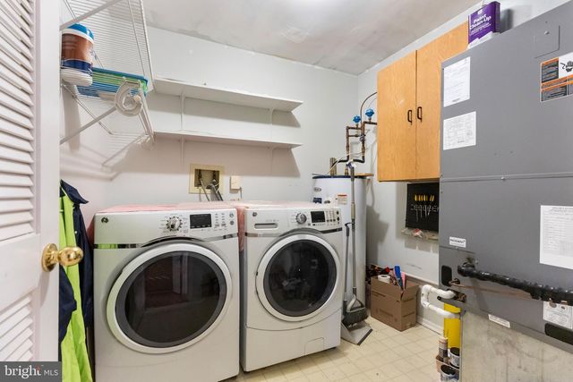 174 CROWN PRINCE DR, Marlton, NJ 08053