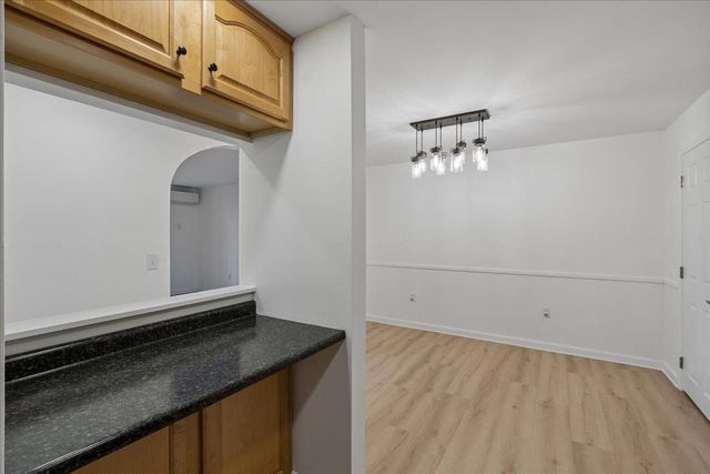 2 Timberwood Dr Unit 101, Goffstown, NH 03045