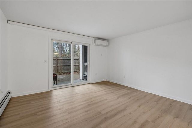 2 Timberwood Dr Unit 101, Goffstown, NH 03045