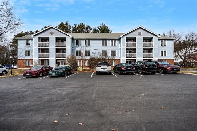 2 Timberwood Dr Unit 101, Goffstown, NH 03045