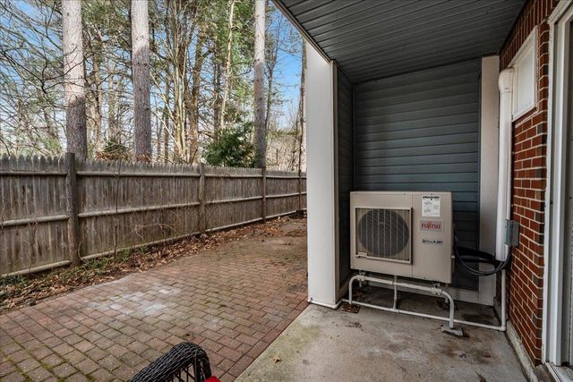 2 Timberwood Dr Unit 101, Goffstown, NH 03045