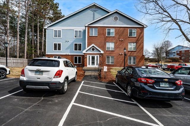 2 Timberwood Dr Unit 101, Goffstown, NH 03045