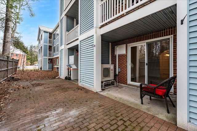 2 Timberwood Dr Unit 101, Goffstown, NH 03045