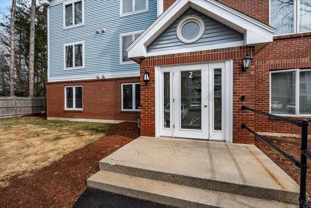 2 Timberwood Dr Unit 101, Goffstown, NH 03045