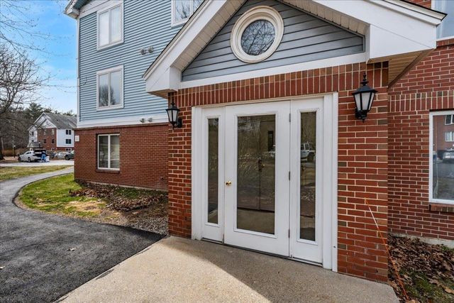 2 Timberwood Dr Unit 101, Goffstown, NH 03045