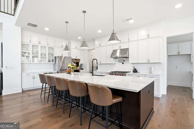 17105 River Overlook Drive, Roswell, GA 30075