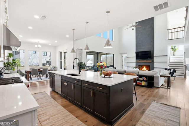 17105 River Overlook Drive, Roswell, GA 30075