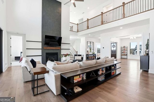 17105 River Overlook Drive, Roswell, GA 30075