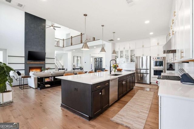 17105 River Overlook Drive, Roswell, GA 30075