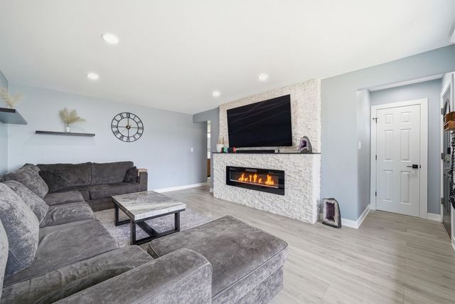 17335 Oleander Avenue, Tinley Park, IL 60477