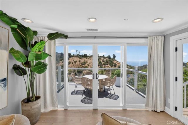 1414 Mar Vista Way, Laguna Beach, CA 92651
