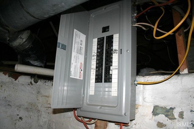 302 WASHINGTON AVENUE, Frankfort, IN 46041