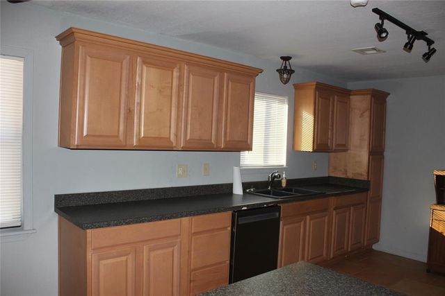 413 W 2nd Street, Wellston, OK 74881