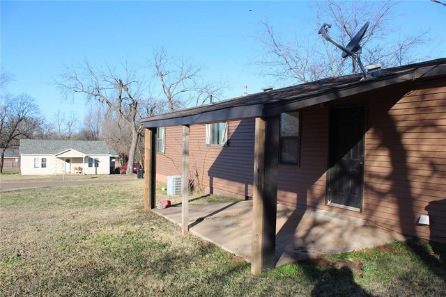 413 W 2nd Street, Wellston, OK 74881