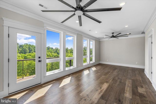 1111 SOPHIA ST, Fredericksburg, VA 22401
