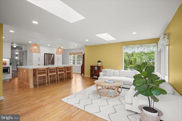 5501 11TH ST N, Arlington, VA 22205