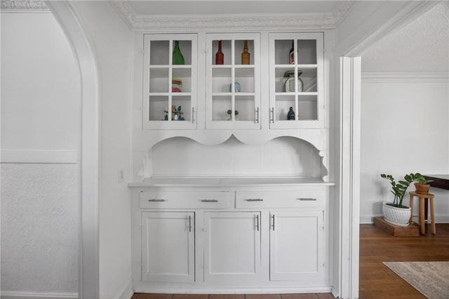 5831 Rockhill Road, Kansas City, MO 64110