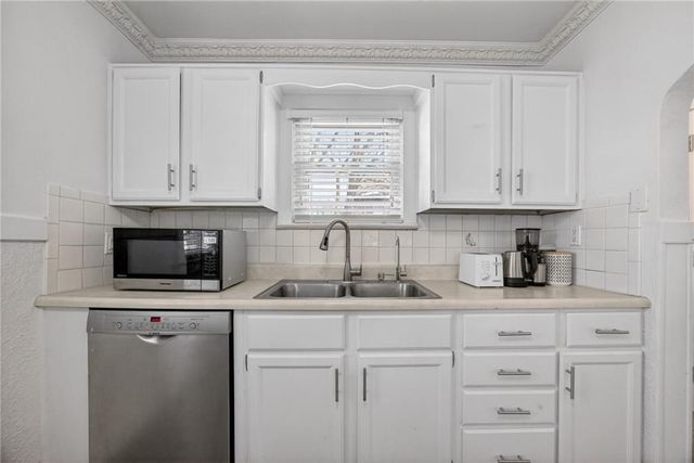 5831 Rockhill Road, Kansas City, MO 64110