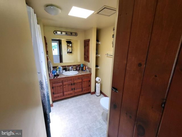 4925 RAILROAD RD, Chambersburg, PA 17202