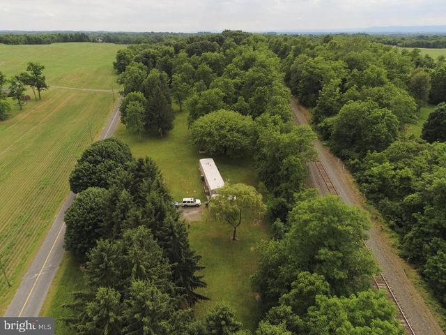 4925 RAILROAD RD, Chambersburg, PA 17202