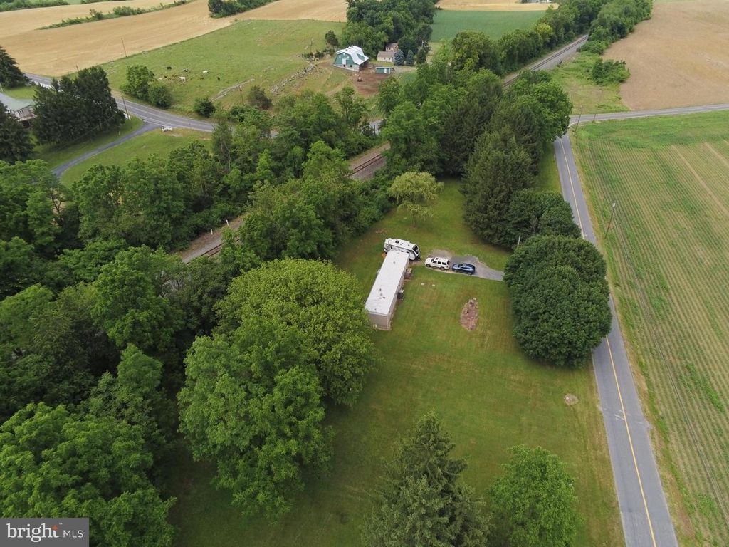 4925 RAILROAD RD, Chambersburg, PA 17202