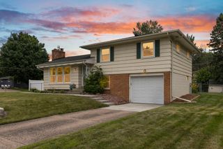 2044 Copper Lane, Eagan, MN 55122
