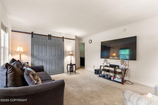 925 E Goldendale Drive, Wasilla, AK 99654