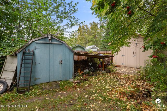 925 E Goldendale Drive, Wasilla, AK 99654