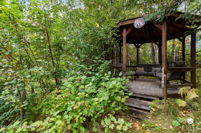 925 E Goldendale Drive, Wasilla, AK 99654