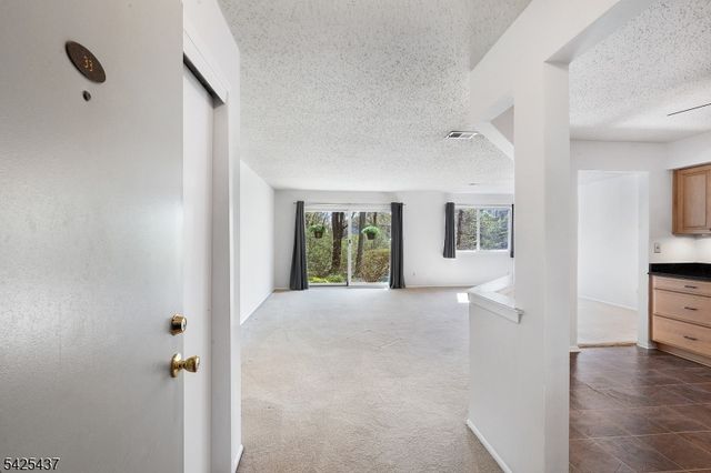 33 Drake Ln 33, Roxbury Twp., NJ 07852