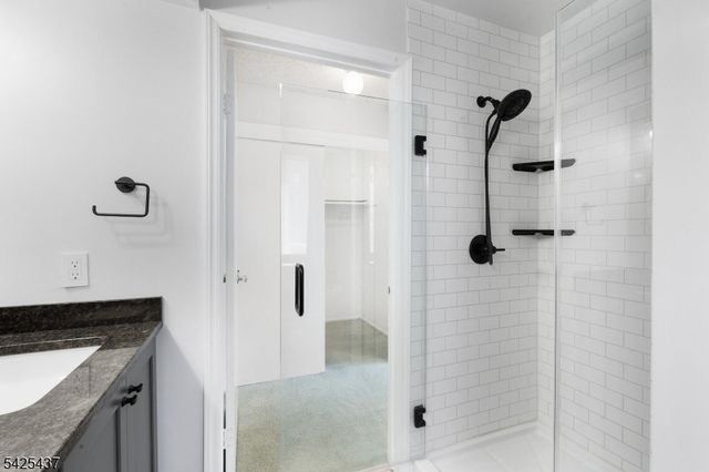 33 Drake Ln 33, Roxbury Twp., NJ 07852