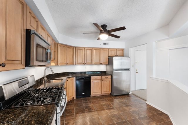 33 Drake Ln 33, Roxbury Twp., NJ 07852