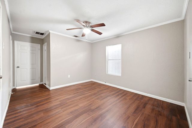 319 W 1st Street, Crosby, TX 77532