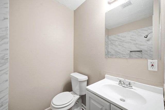 319 W 1st Street, Crosby, TX 77532